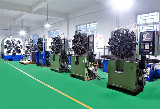 奧特萬能機生產(chǎn)線