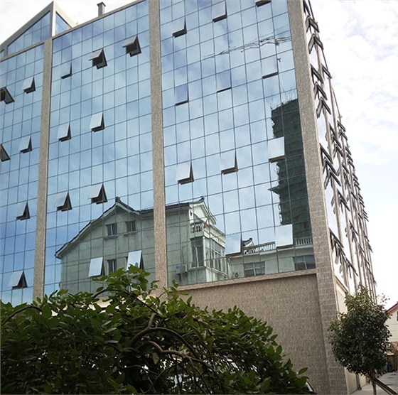 奧特生產(chǎn)間外部一角